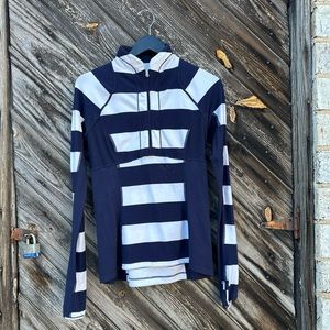 Lululemon Reversible Half Zip Pull Over